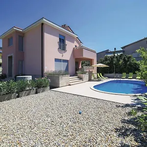 Giulietta Villa Kastela